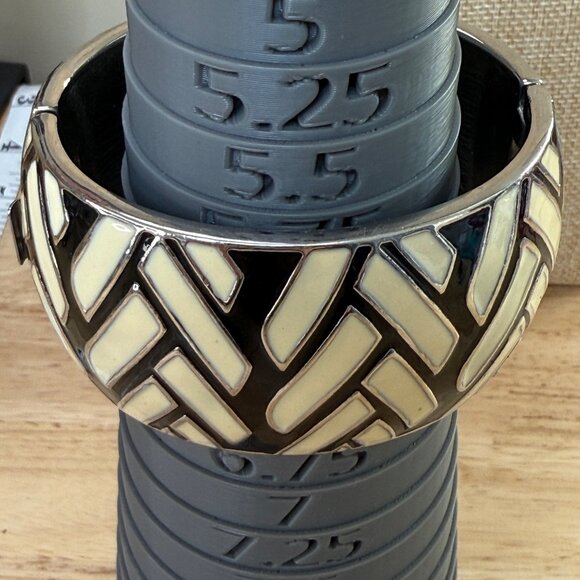 Banana Republic Herringbone Enamel Hinged Bracelet 5.5"-7.25" Adjustable Fit Cre - Picture 6 of 7